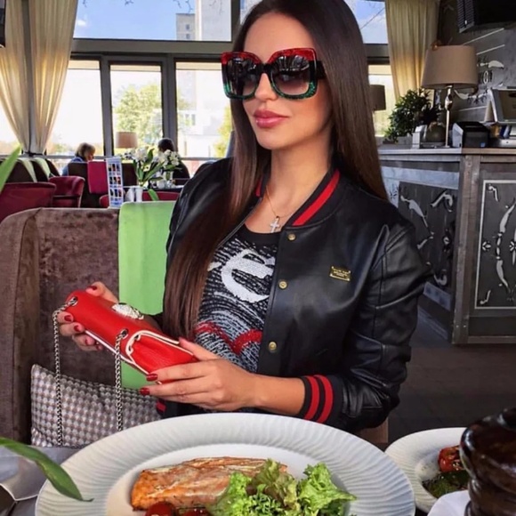 Just in!!!๐ Oversized sunglasses - Picture 3 of 8